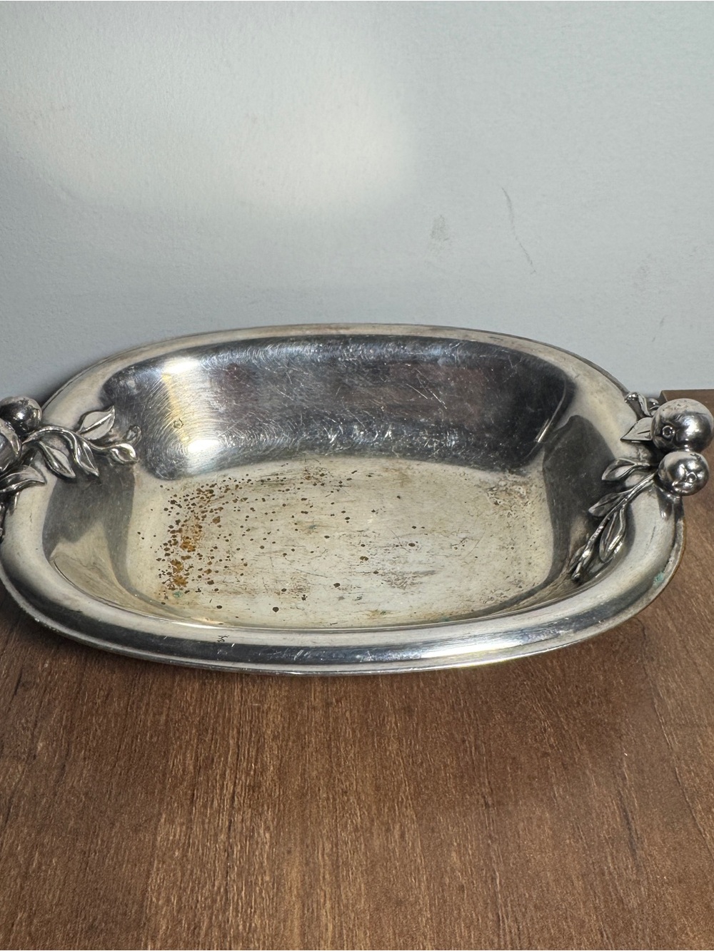 Wilcox International Silver Company Silver Apple 2548 - 7-1/2" x 5-1/8" x 1-1/4"
